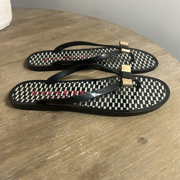 Coach New York Landon Gold Bow Thong Flip Flop Sandal Women Size 6 - Picture 6 of 17